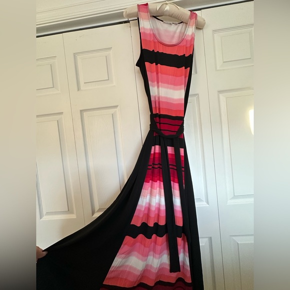 New York & Company Pink and Black Color Blocked Belted Sleeveless Maxi Dress - Picture 1 of 7